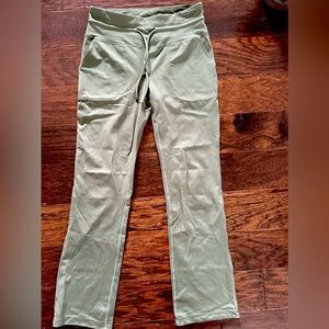 Mondetta Flare Performance + Luxury Yoga Pant Green Medium